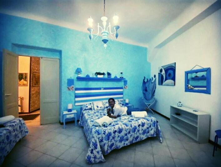 La Maison Des Caprices_ La Spezia _Stazione_5Terre מראה חיצוני תמונה