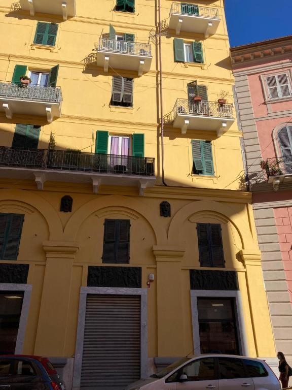 La Maison Des Caprices_ La Spezia _Stazione_5Terre מראה חיצוני תמונה